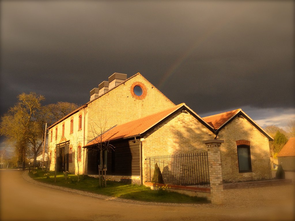 rainbow-over-stapleford-granary
